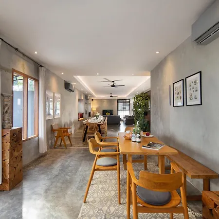 Big Private 11 Bed, 12,5 Bath, Rosefield Villa With Pool, Close To The Beach