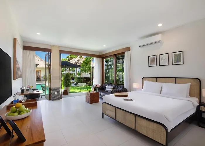 Huge 11 Bedroom Villa, Sleeps 41, Prime Area, Near