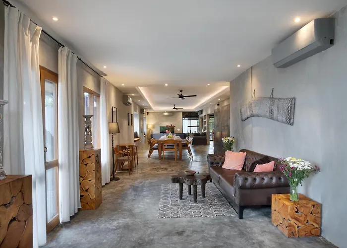 Huge 11 Bedroom Villa, Sleeps 41, Prime Area, Near Villa