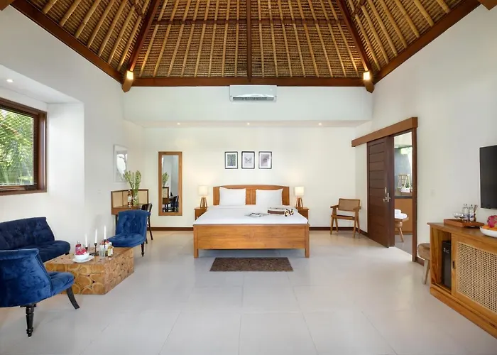 Huge 11 Bedroom Villa, Sleeps 41, Prime Area, Near * Canggu (Bali)