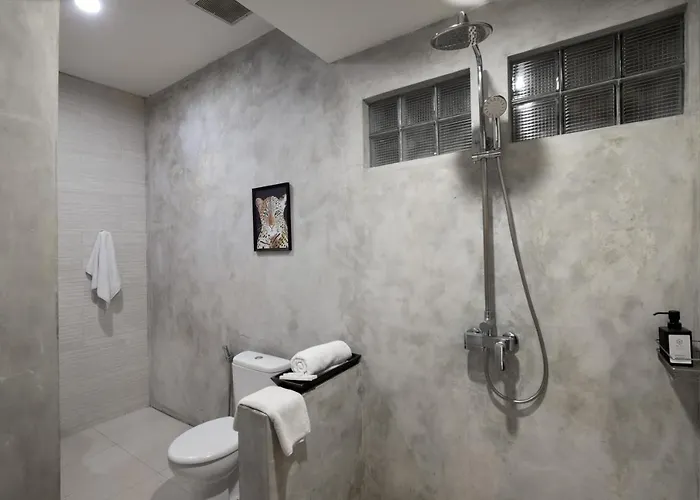 Huge 11 Bedroom Villa, Sleeps 41, Prime Area, Near Villa *