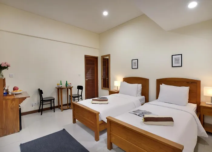 Huge 11 Bedroom Villa, Sleeps 41, Prime Area, Near