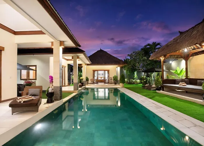 Huge 11 Bedroom Villa, Sleeps 41, Prime Area, Near * Canggu