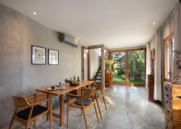 Huge 11 Bedroom Villa, Sleeps 41, Prime Area, Near Villa Canggu (Bali)