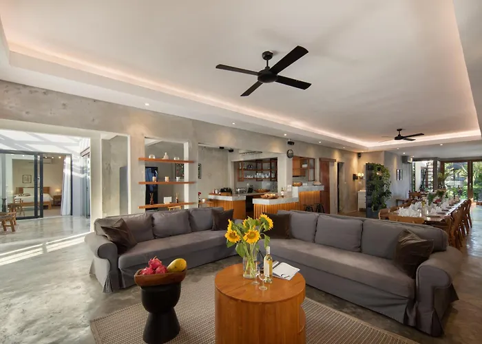 ヴィラ Huge 11 Bedroom Villa, Sleeps 41, Prime Area, Near チャングー
