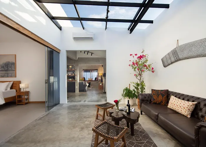 Huge 11 Bedroom Villa, Sleeps 41, Prime Area, Near Canggu (Bali)