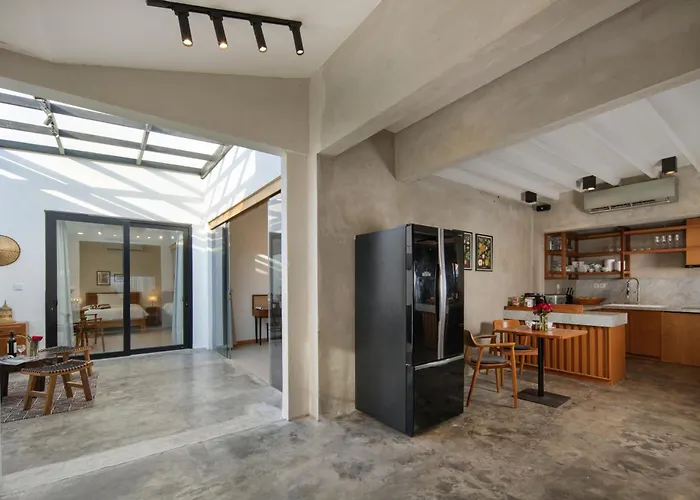 Villa Huge 11 Bedroom Villa, Sleeps 41, Prime Area, Near