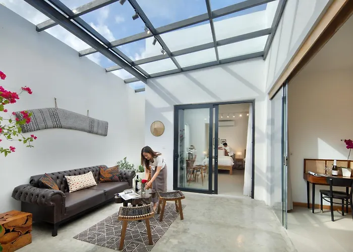 Huge 11 Bedroom Villa, Sleeps 41, Prime Area, Near Canggu (Bali)
